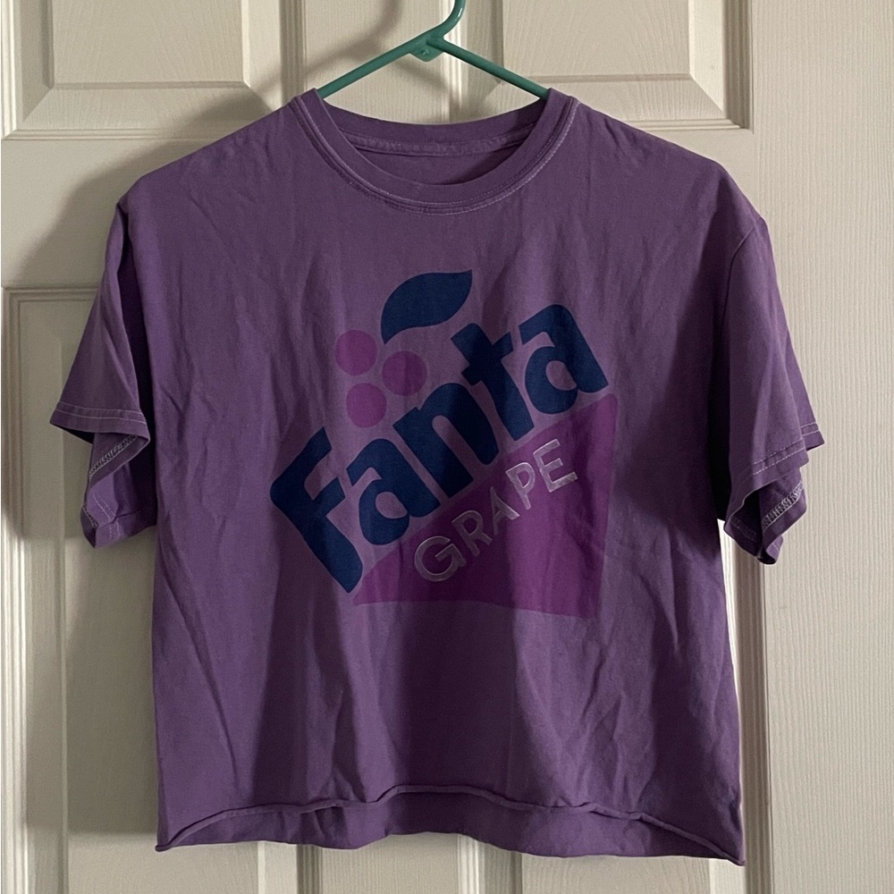 Grape Fanta T 🍇 - Picture 3 of 6
